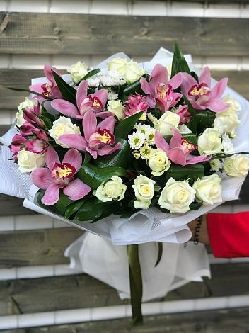 Букет цветов из: Розы и Хризантемы в Сальске