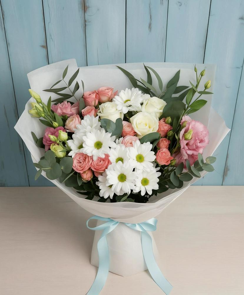 Букет цветов из: Розы, Лизиантусы и Хризантемы в Сальске