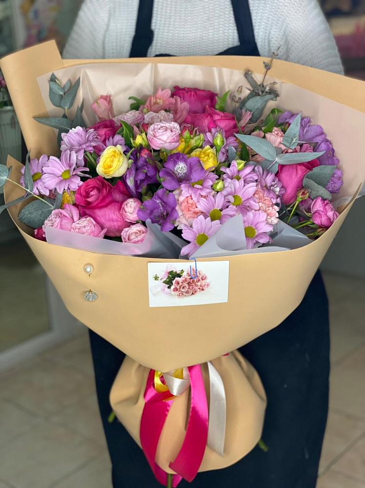 Букет цветов из: Хризантемы, Гвоздики и Альстромерии в Сальске