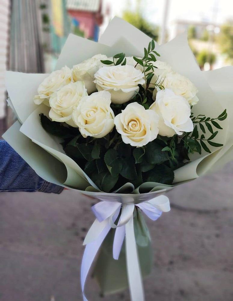 Букет Белые розы Проуд в Сальске