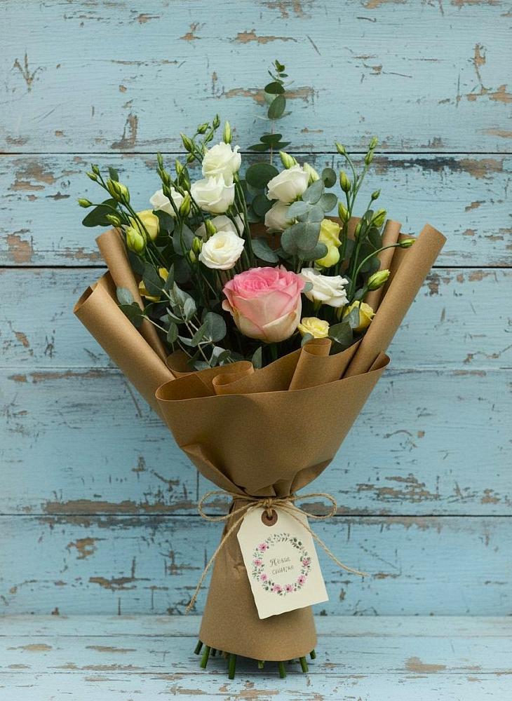 Букет цветов из: Розы и Лизиантусы в Сальске