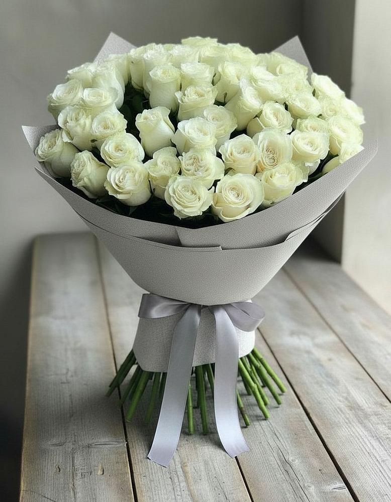 Букет 35 Белых роз в Сальске
