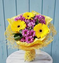Букет цветов из:  Хризантемы и Герберы в Сальске