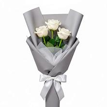 Букет 3 белые розы в Сальске