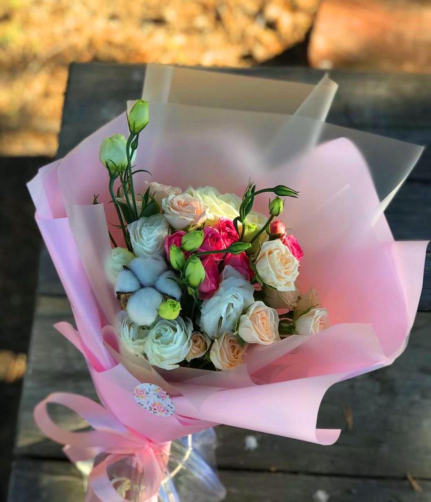 Букет цветов из: Розы и Лизиантусы в Сальске