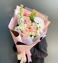 Букет цветов из:  Хризантемы и Розы в Сальске