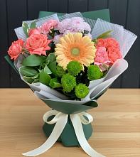 Букет цветов из:  Гвоздики, Розы, Герберы и Хризантемы в Сальске