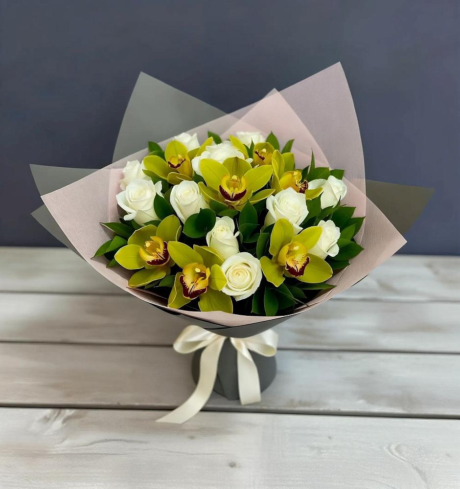 Букет цветов из: Орхидеи и Розы в Сальске