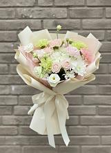 Букет цветов из:  Гвоздики, Розы, Лизиантусы и Хризантемы в Сальске