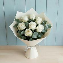 Букет Белые розы в Эвкалипте в Сальске