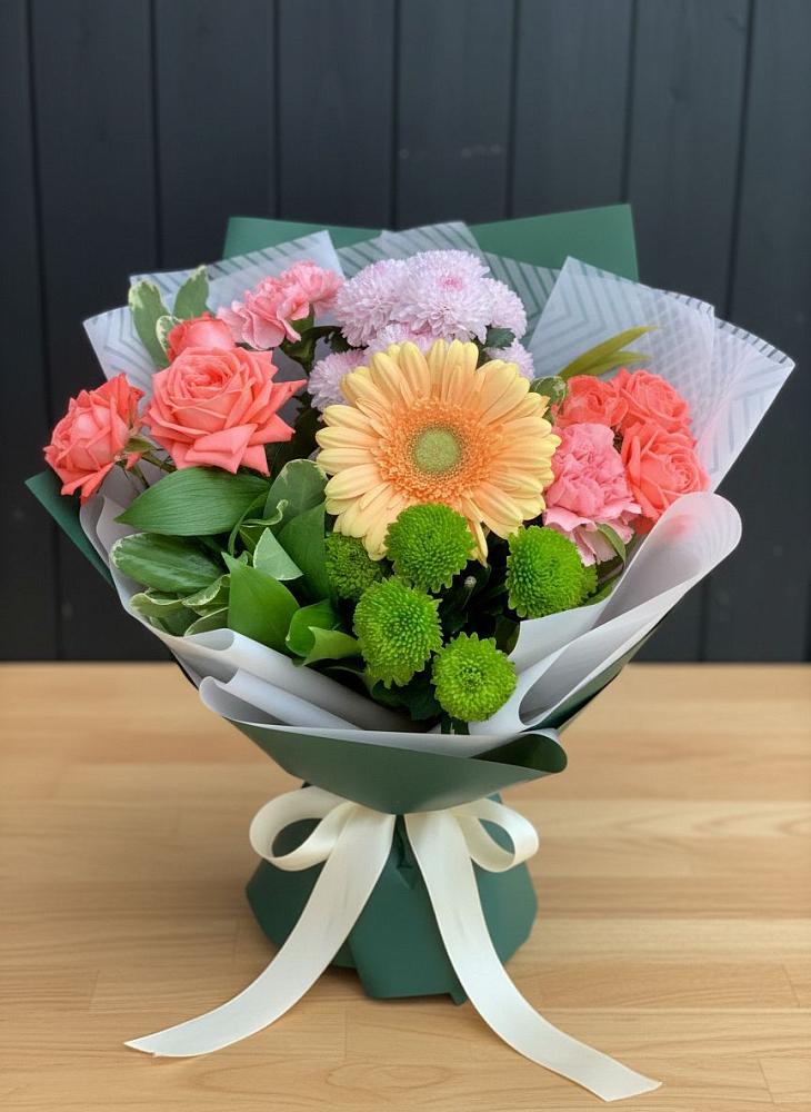 Букет цветов из: Гвоздики, Розы, Герберы и Хризантемы в Сальске