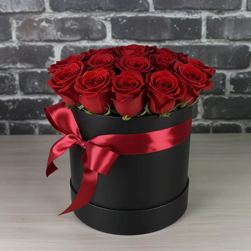 Цветочная композиция из Розы в шляпной коробке в Сальске