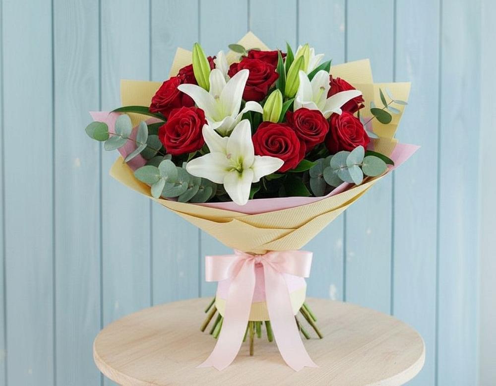 Букет цветов из: Лилии и Розы в Сальске